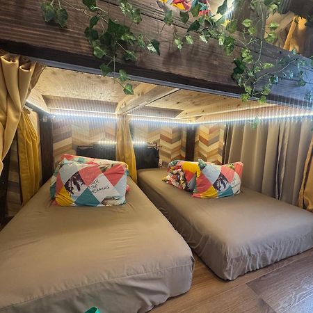 Hotel Orange House Osaka Bagian luar foto