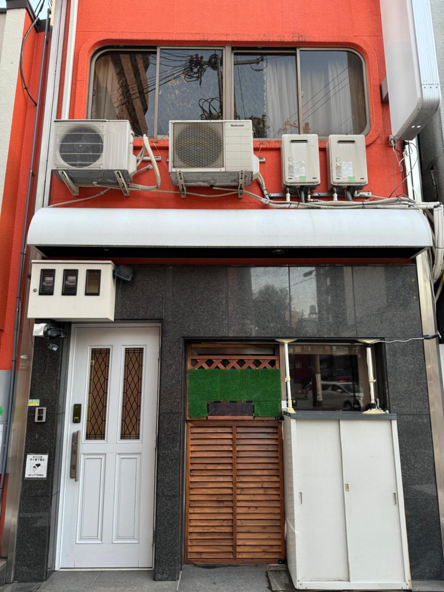 Hotel Orange House Osaka Bagian luar foto