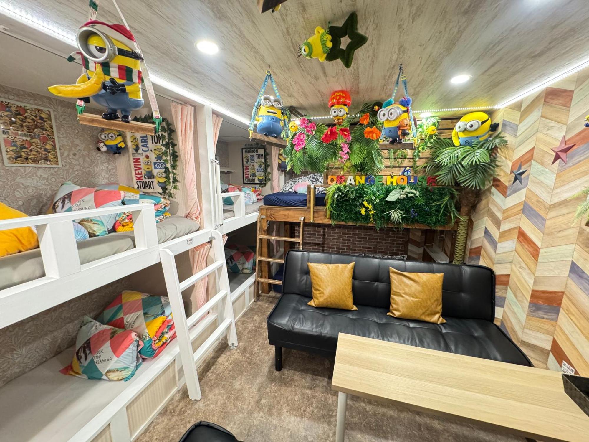 Hotel Orange House Osaka Bagian luar foto