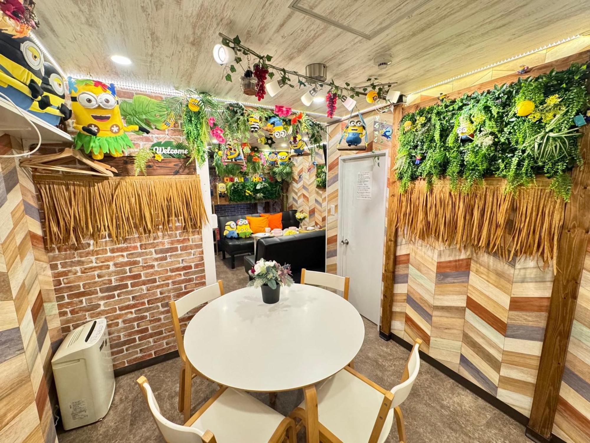 Hotel Orange House Osaka Bagian luar foto