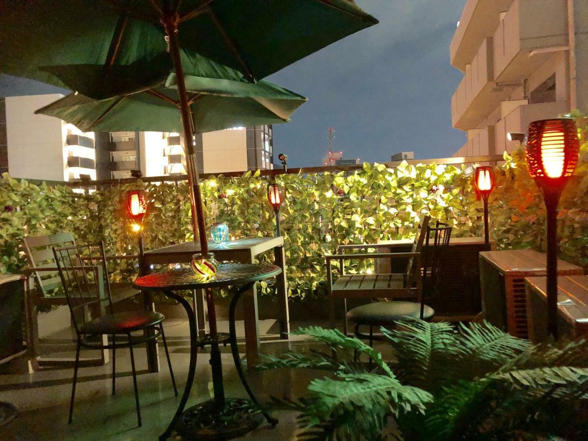 Hotel Orange House Osaka Bagian luar foto